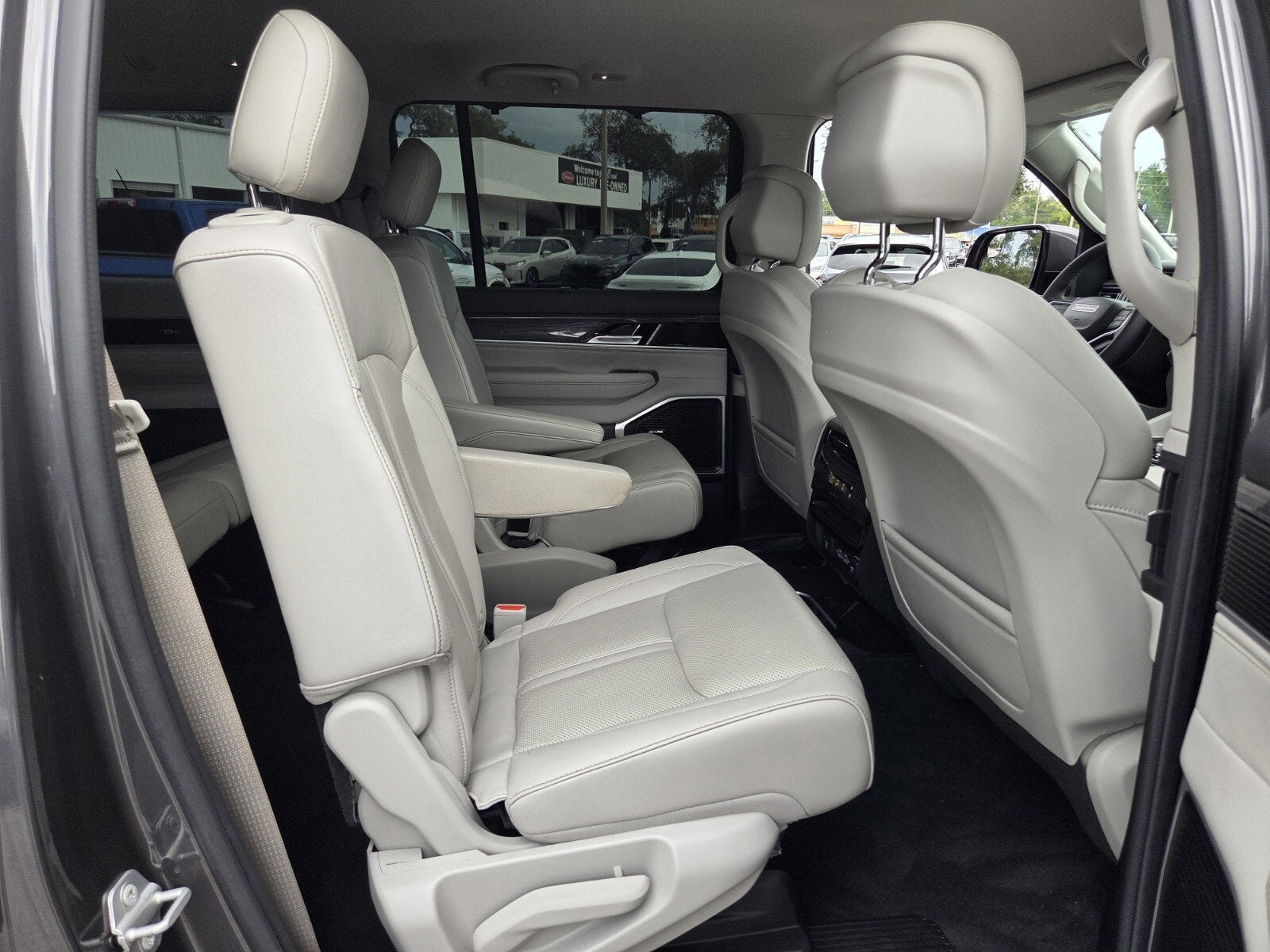 2022 Jeep Wagoneer Series III