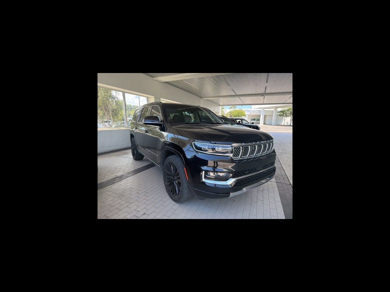 2024 Jeep Grand Wagoneer Base