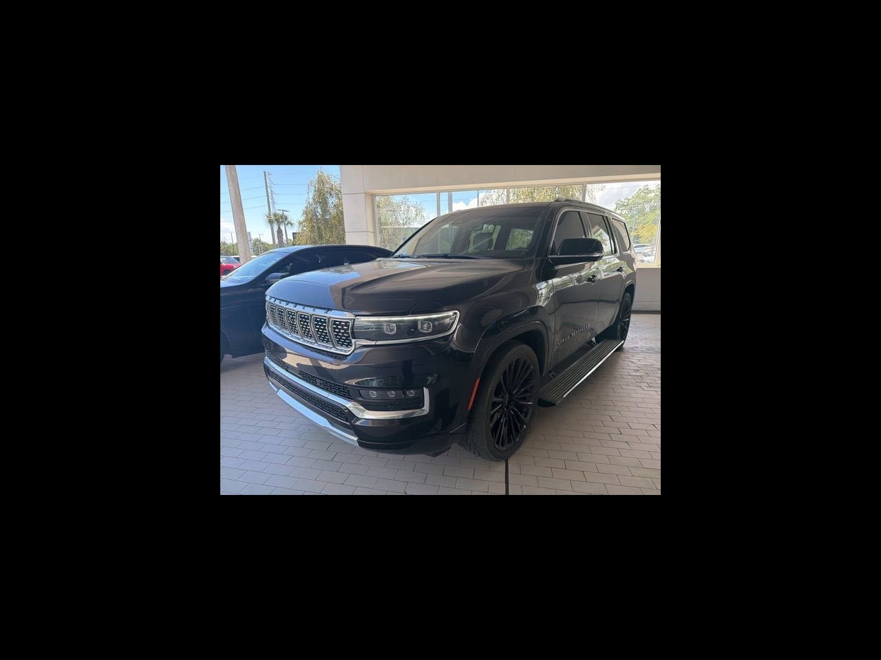 2024 Jeep Grand Wagoneer Base