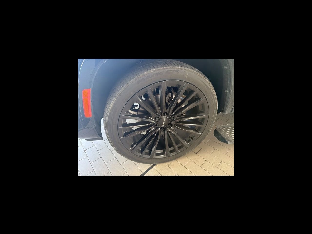 2024 Jeep Grand Wagoneer Base