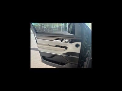 2024 Jeep Grand Wagoneer Base