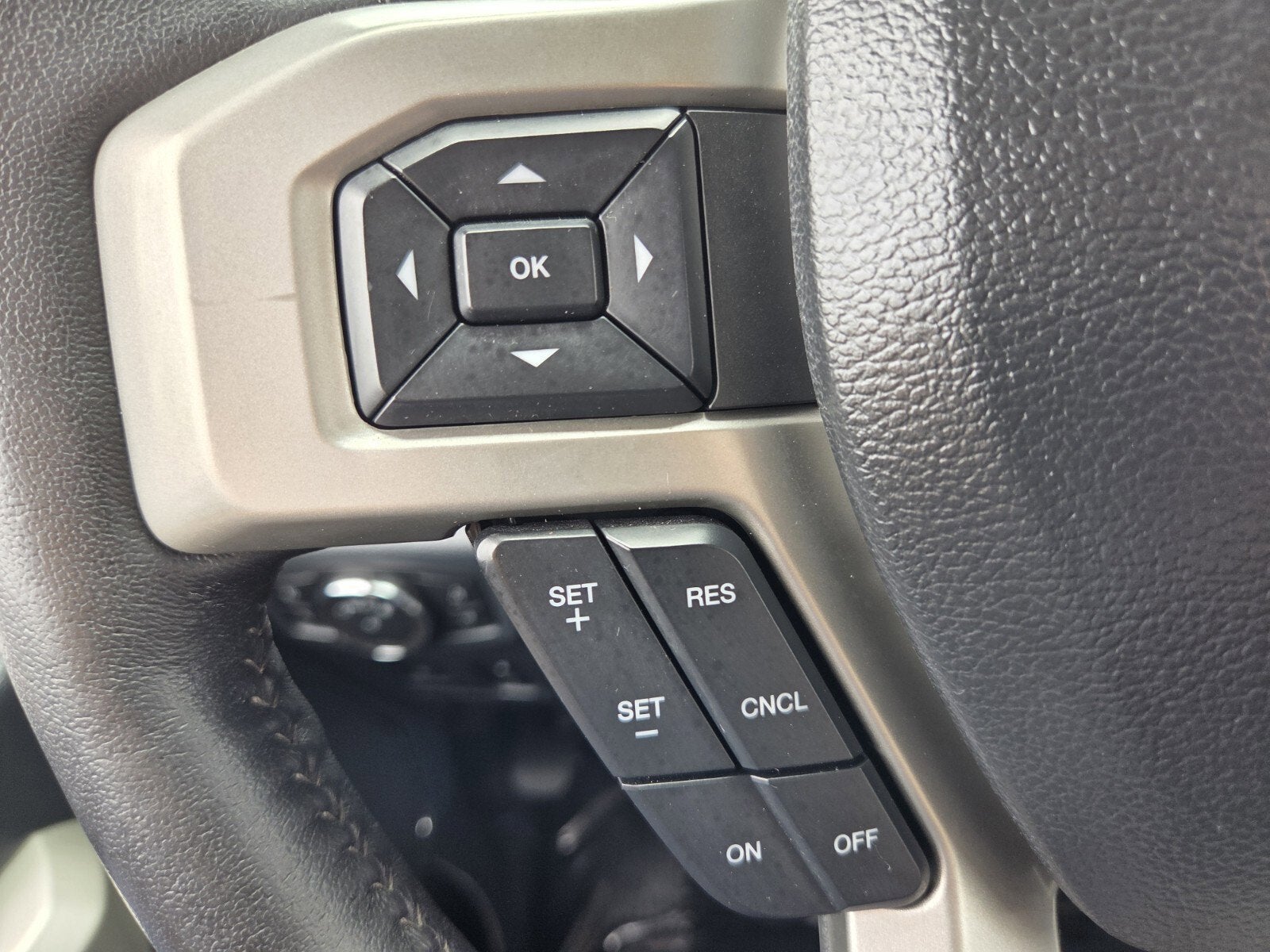 2022 Ford Super Duty F-450 DRW LARIAT