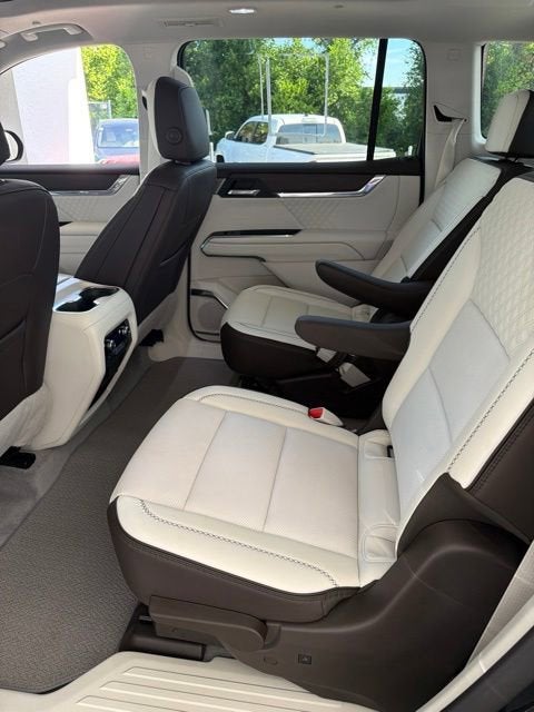 2024 GMC Acadia AWD Denali
