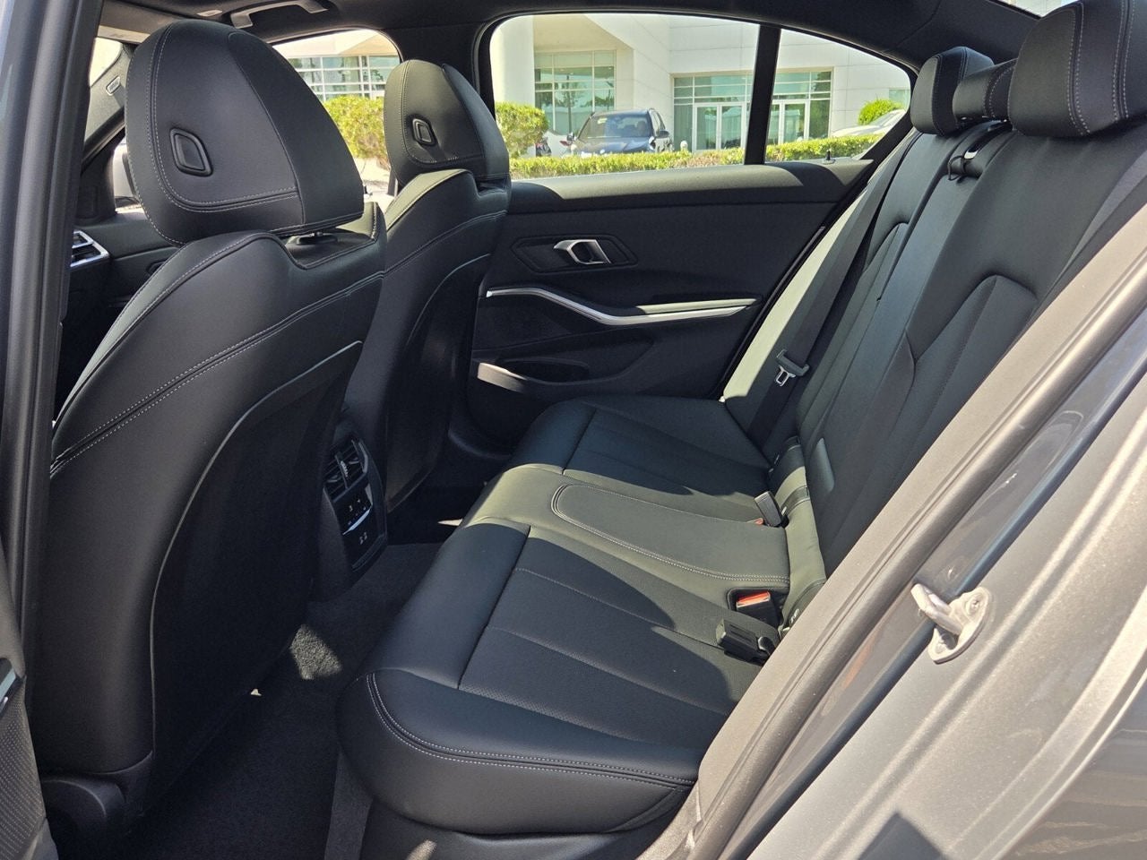 2025 BMW 3 Series 330i