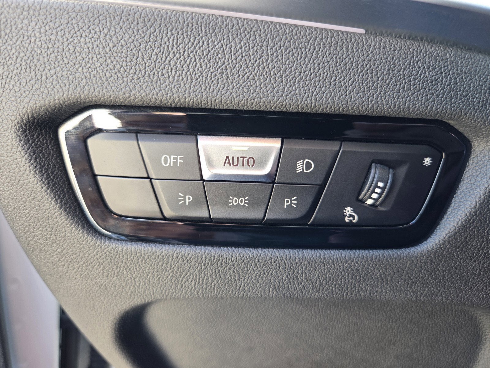 2024 BMW 3 Series 330i