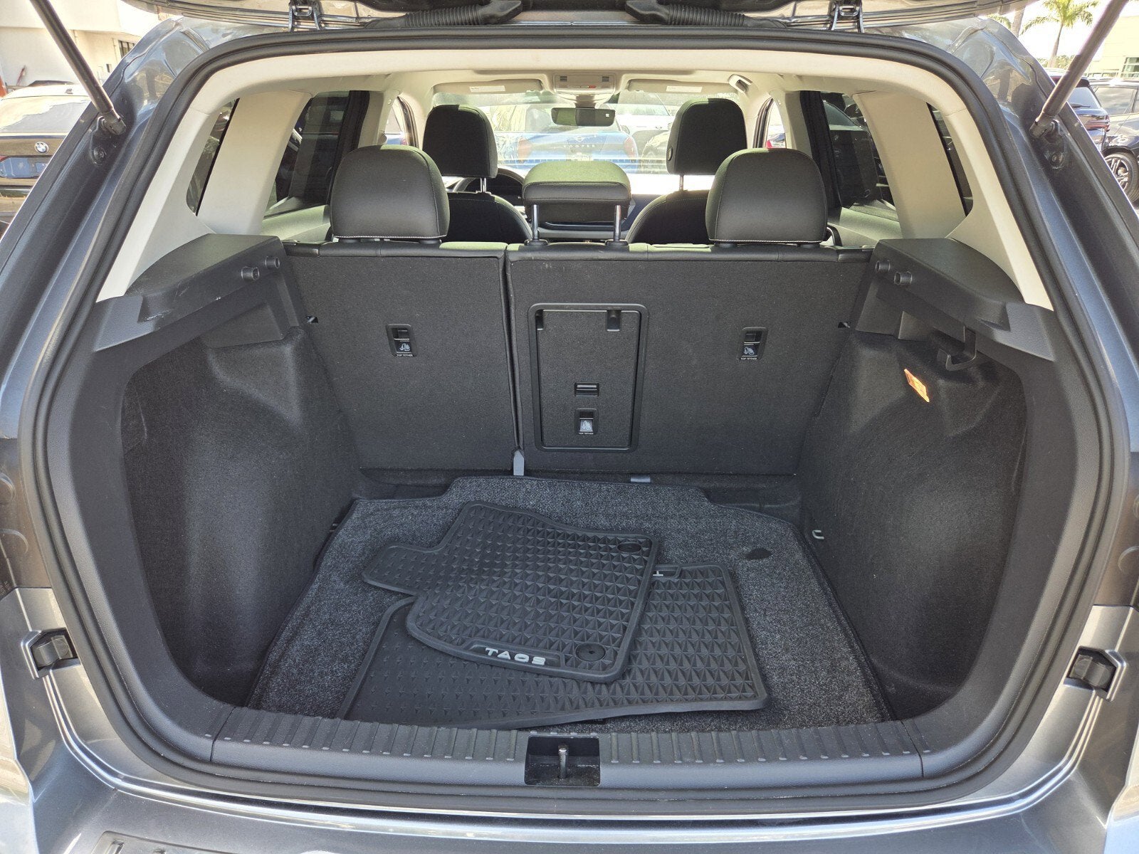 2023 Volkswagen Taos SE