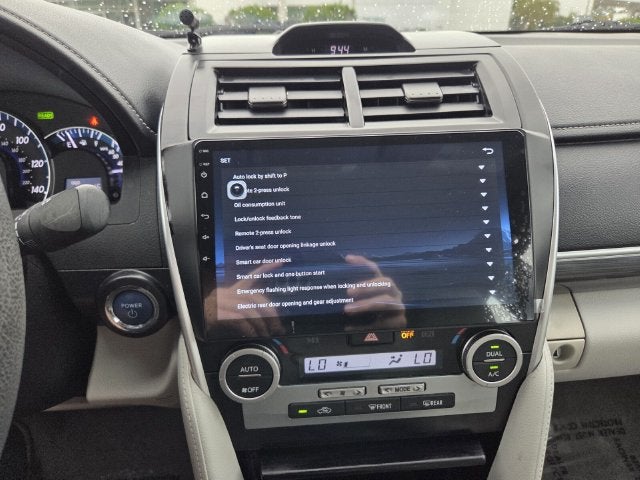 2014 Toyota Camry Hybrid LE