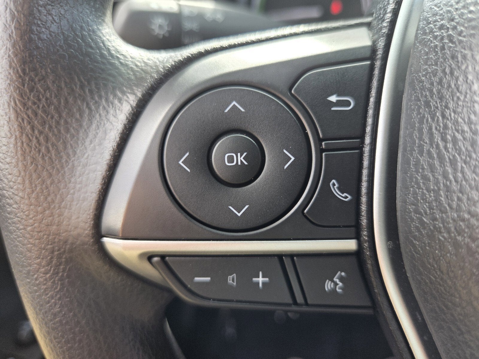 2024 Toyota Camry Hybrid LE