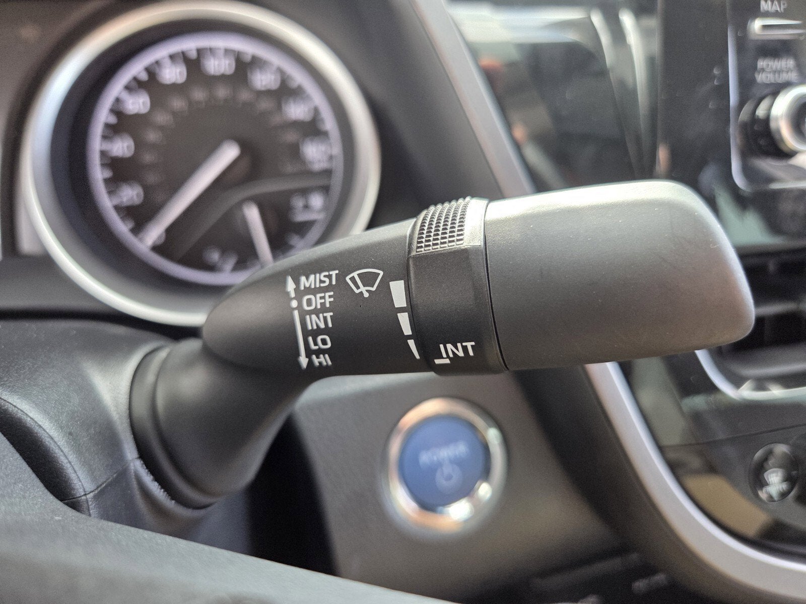 2024 Toyota Camry Hybrid LE