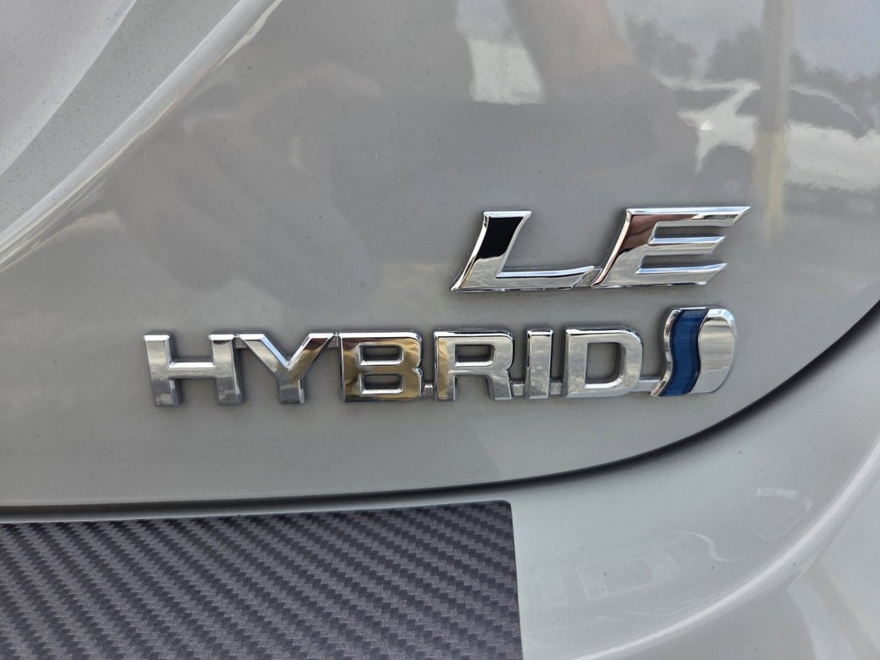 2024 Toyota Camry Hybrid LE