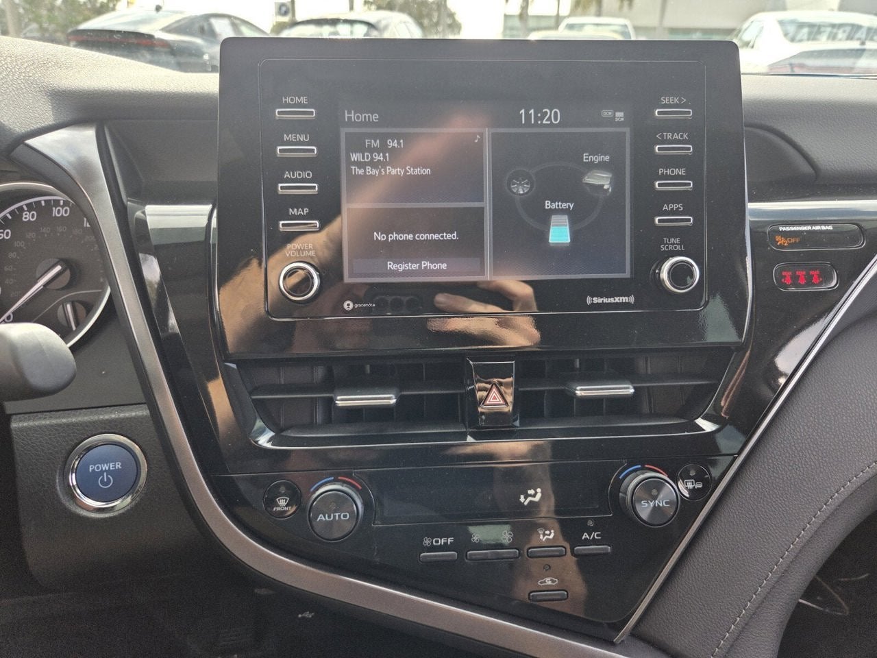 2024 Toyota Camry Hybrid LE