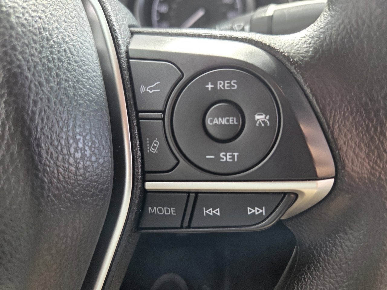 2024 Toyota Camry Hybrid LE