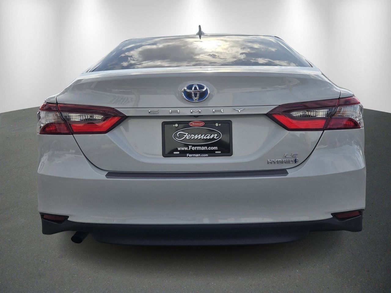 2024 Toyota Camry Hybrid LE