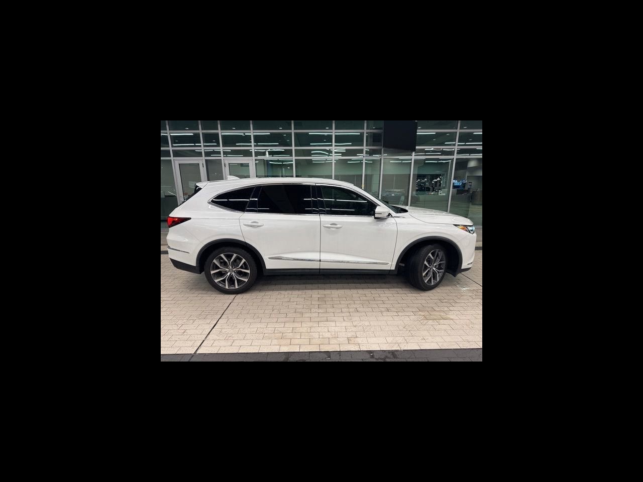 2022 Acura MDX w/Technology Package