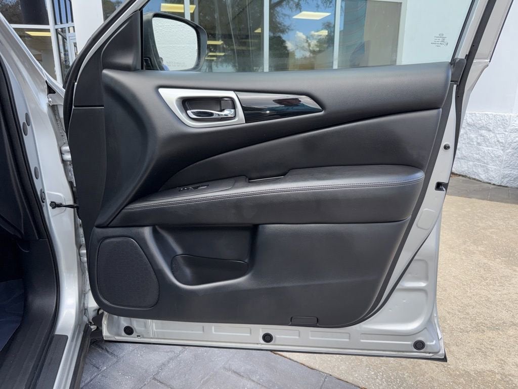 2020 Nissan Pathfinder S