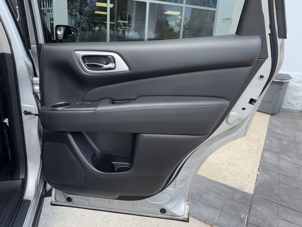 2020 Nissan Pathfinder S