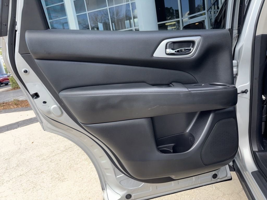 2020 Nissan Pathfinder S