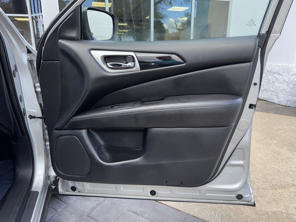 2020 Nissan Pathfinder S