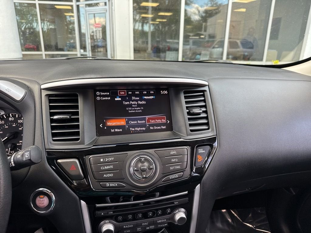 2020 Nissan Pathfinder S