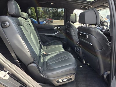 2025 BMW X7 xDrive40i