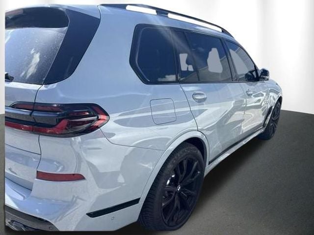 2024 BMW X7 M60i