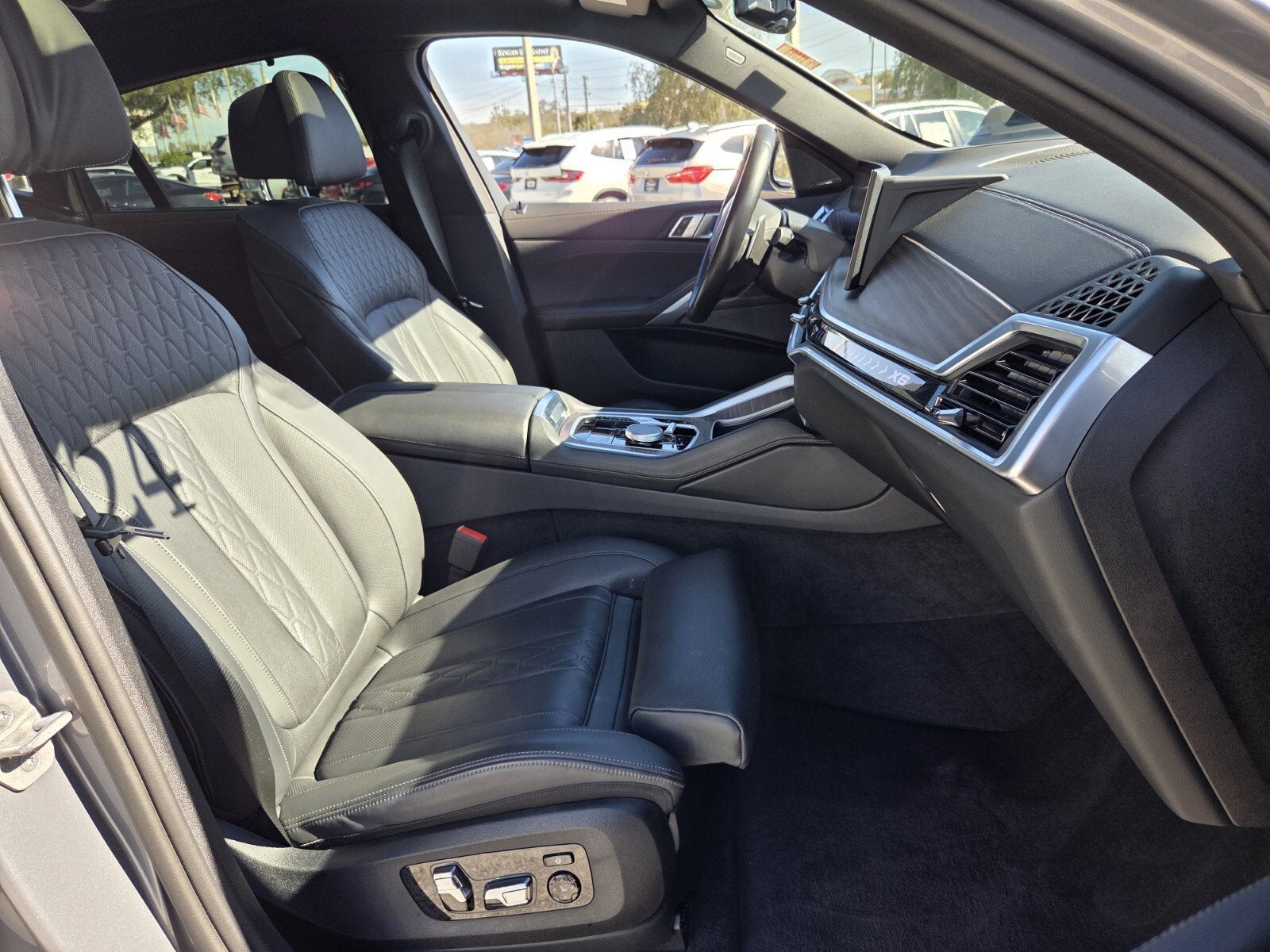 2024 BMW X6 xDrive40i