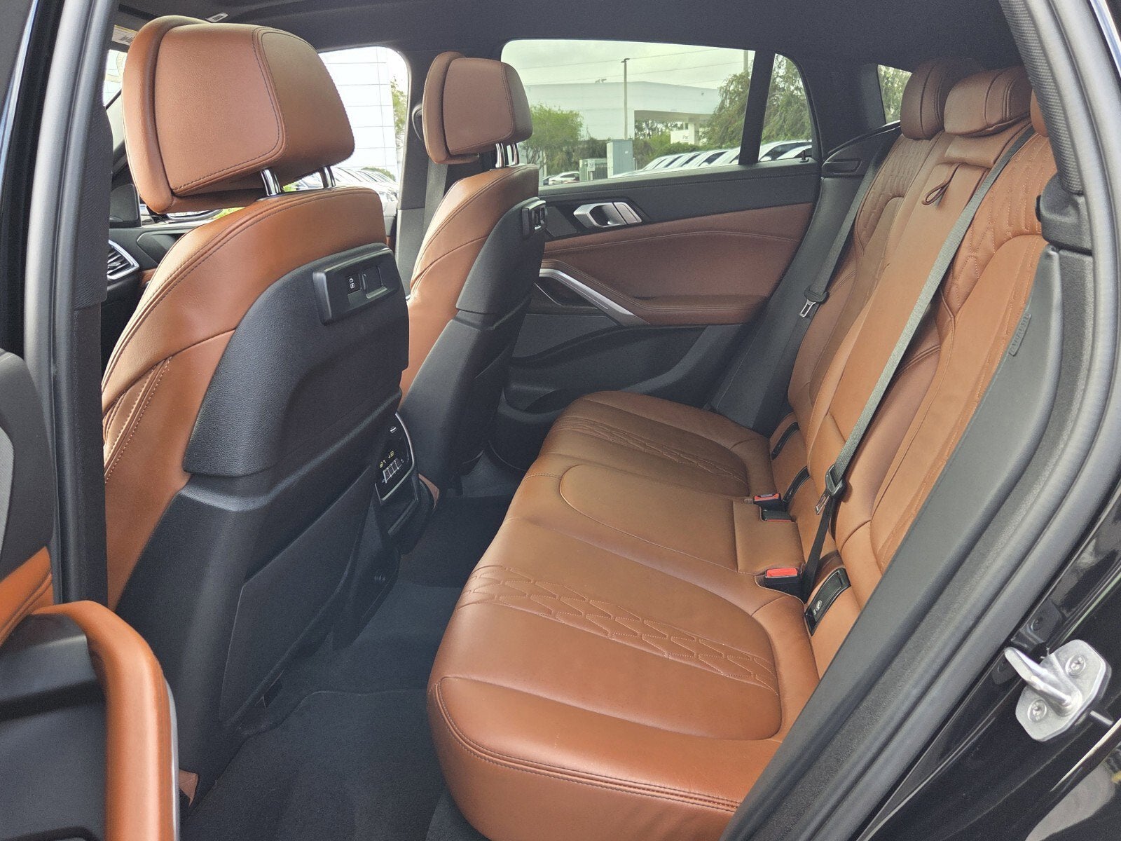 2023 BMW X6 M50i