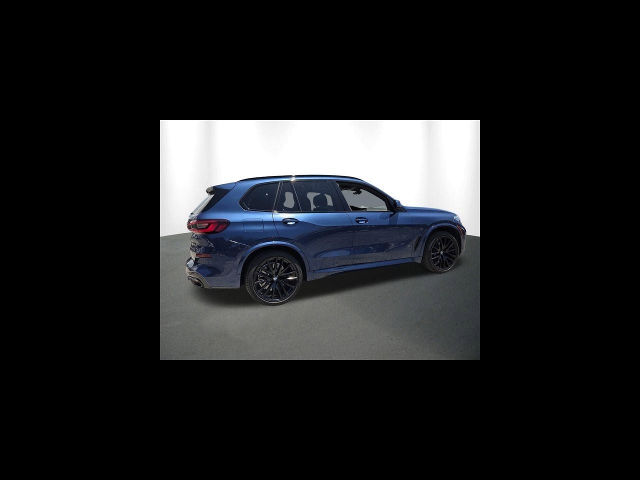 2023 BMW X5 M50i