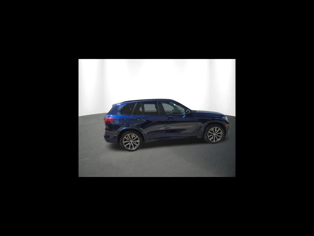 2023 BMW X5 M50i