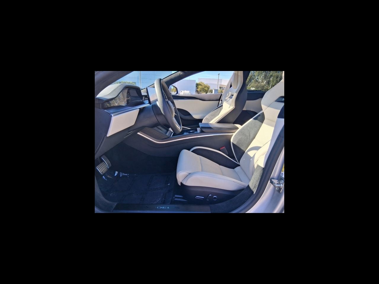 2025 Tesla Model S Plaid