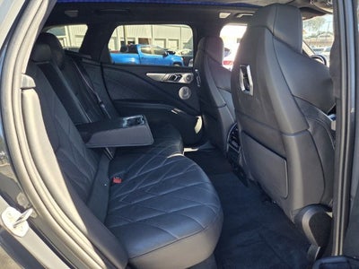 2023 BMW XM Base