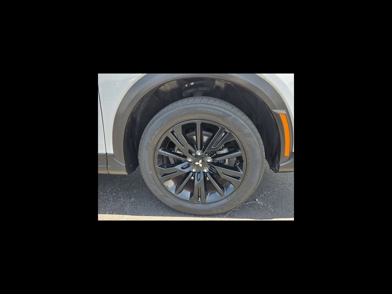 2023 Mitsubishi Eclipse Cross Base