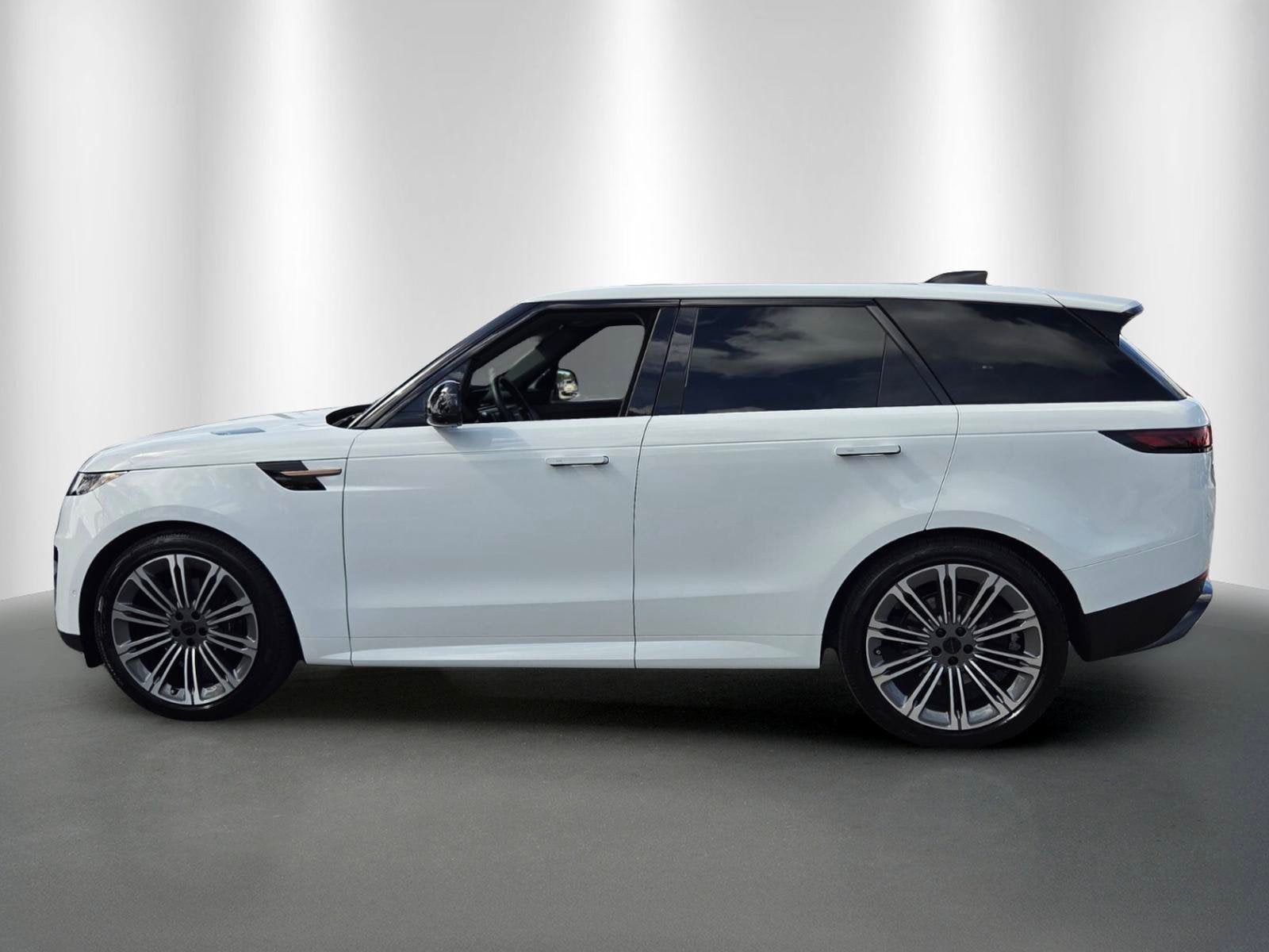 2026 Land Rover Range Rover Sport SE