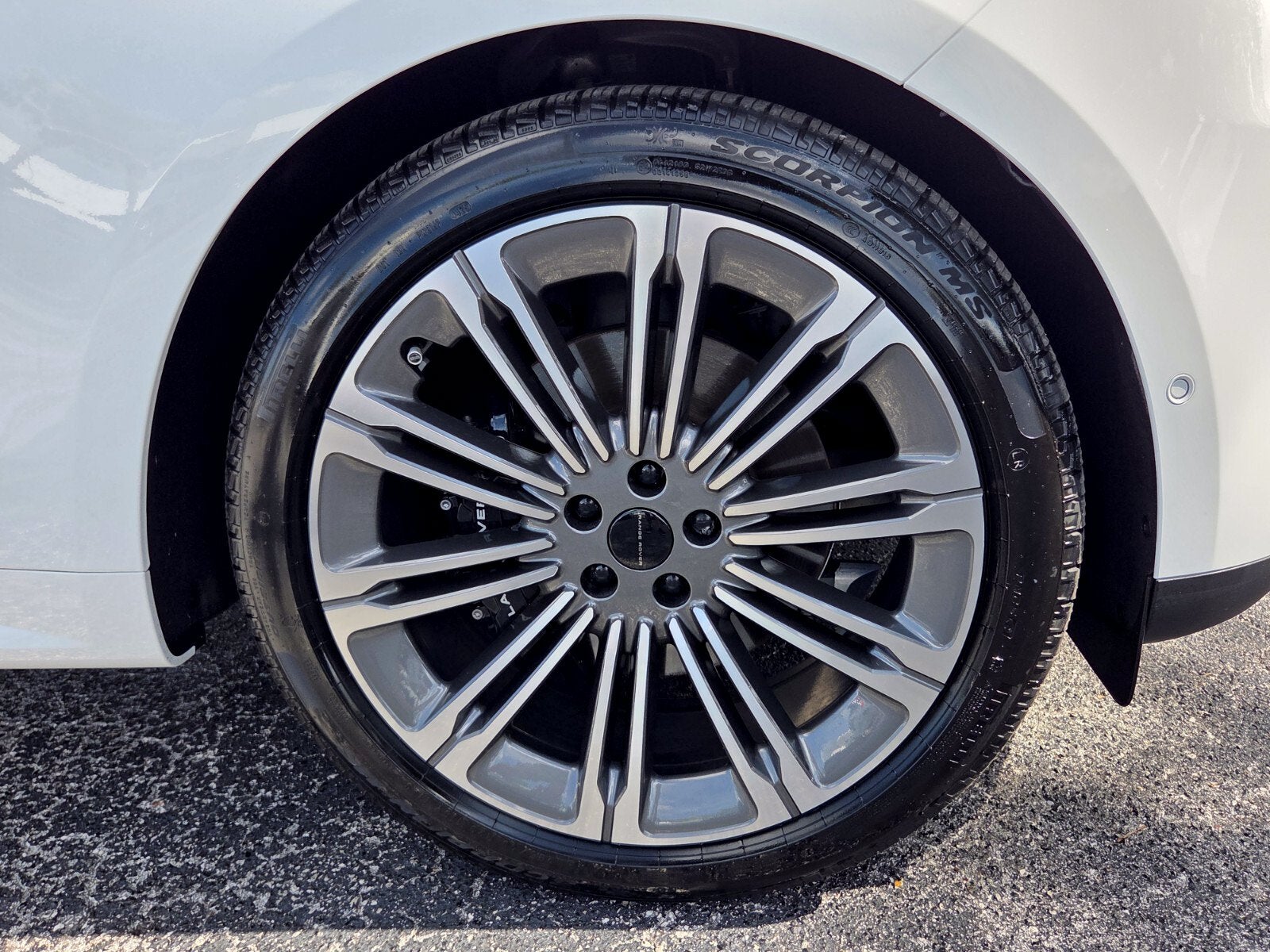2026 Land Rover Range Rover Sport SE