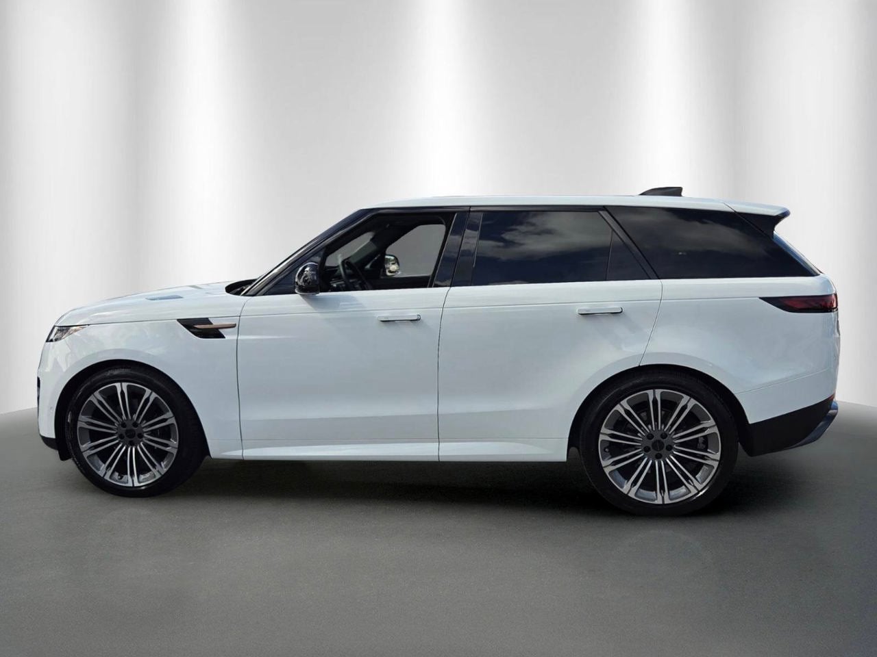 2026 Land Rover Range Rover Sport SE