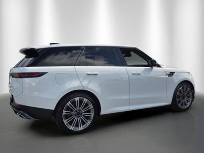 2026 Land Rover Range Rover Sport SE