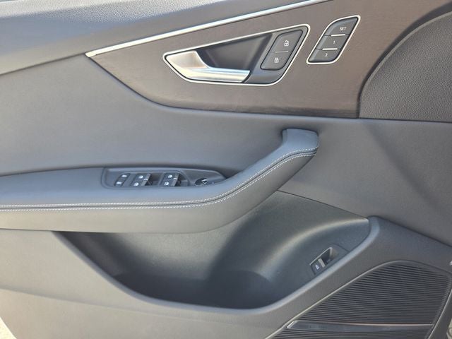 2023 Audi Q8 55 Premium Plus quattro