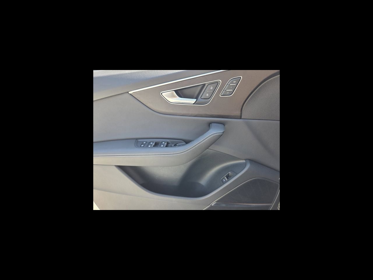 2023 Audi Q8 55 Premium Plus quattro