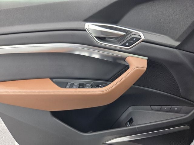 2024 Audi Q8 Sportback e-tron Premium Plus S line quattro