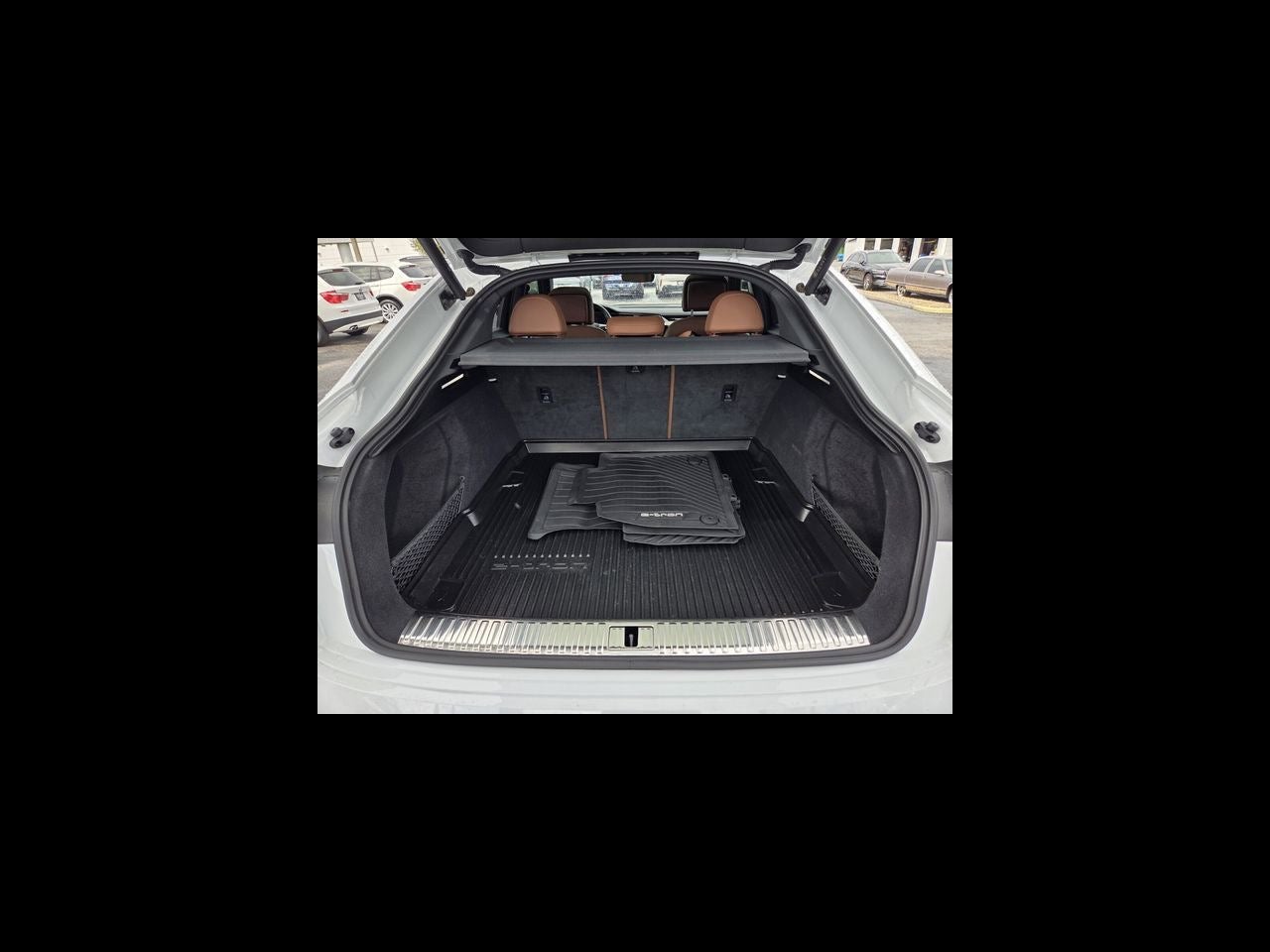2024 Audi Q8 Sportback e-tron Premium Plus S line quattro