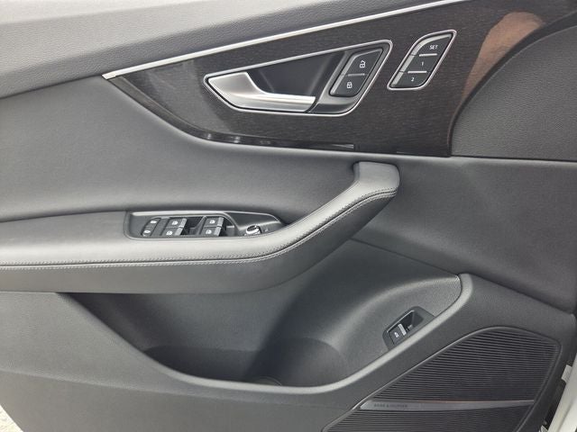 2023 Audi Q7 Premium Plus