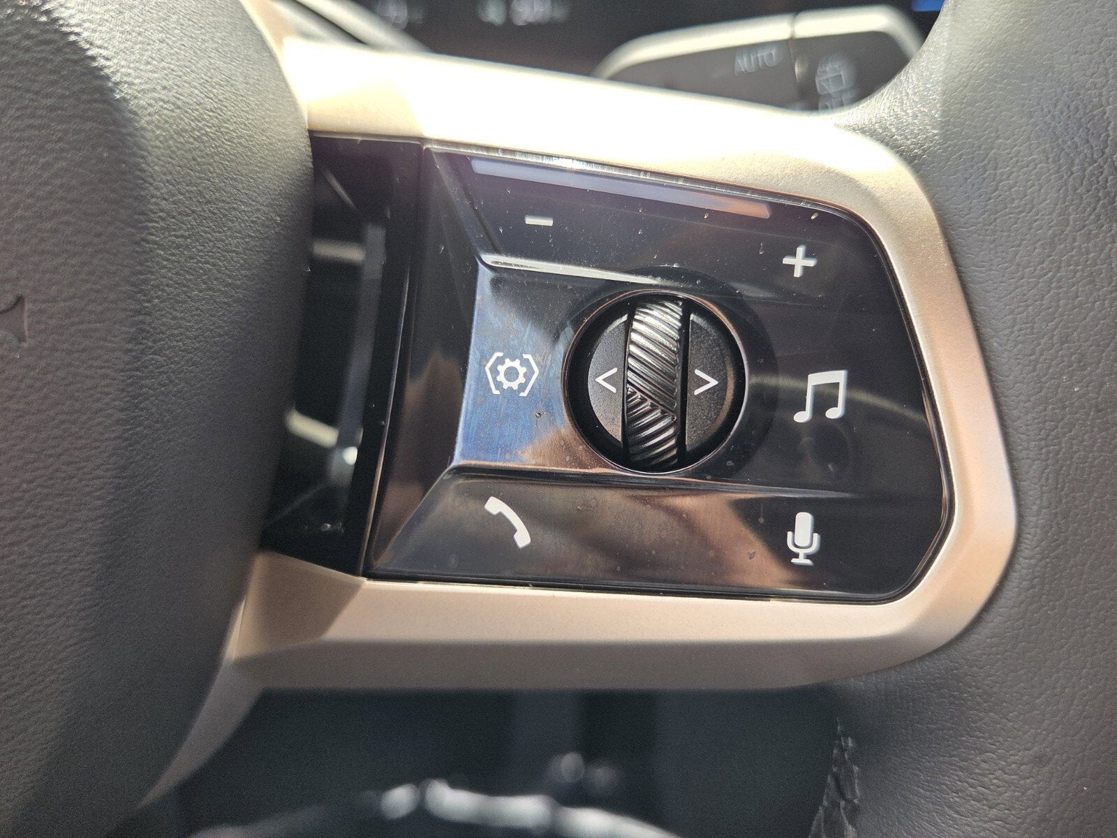 2025 BMW iX xDrive50