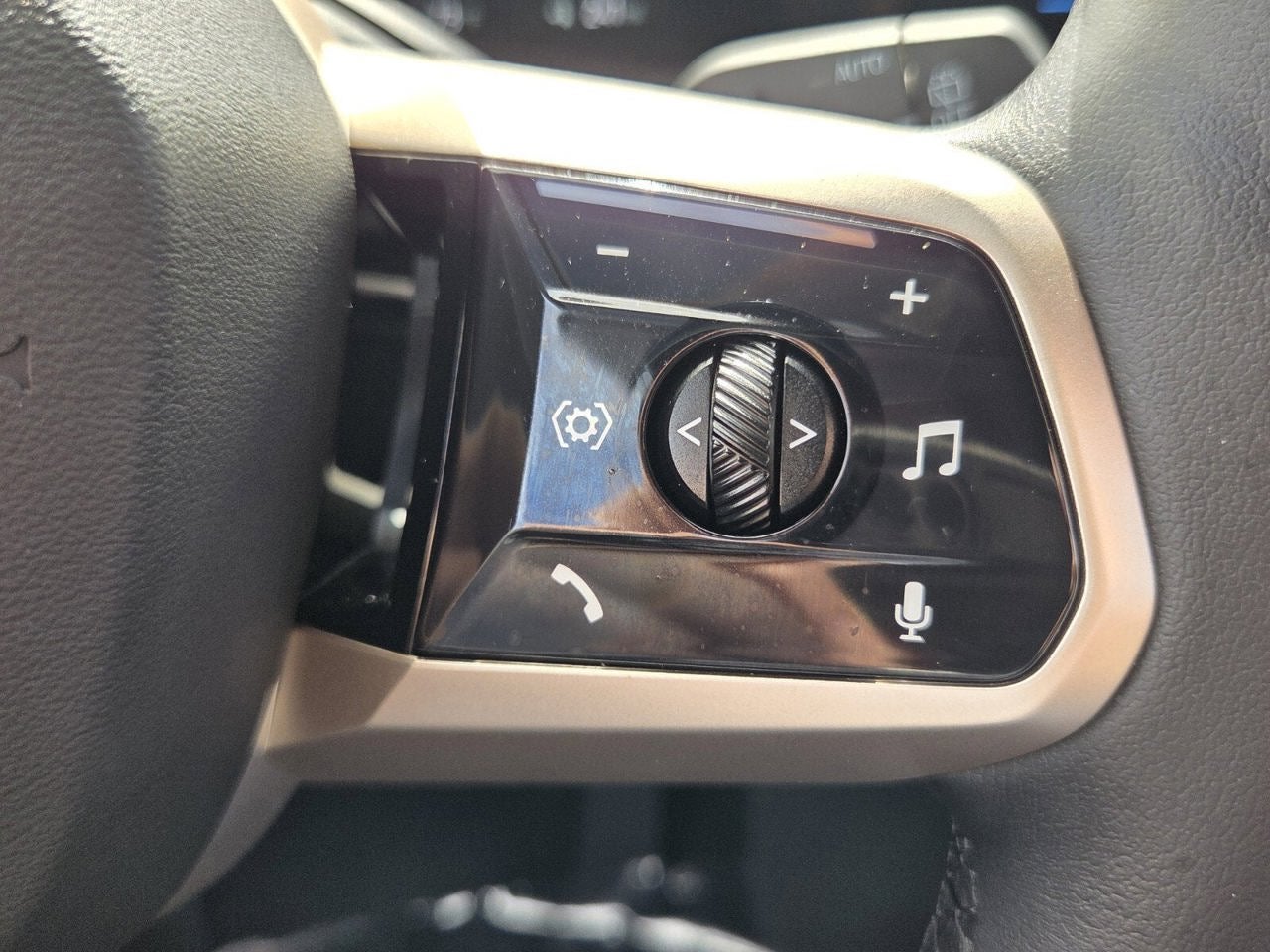 2025 BMW iX xDrive50
