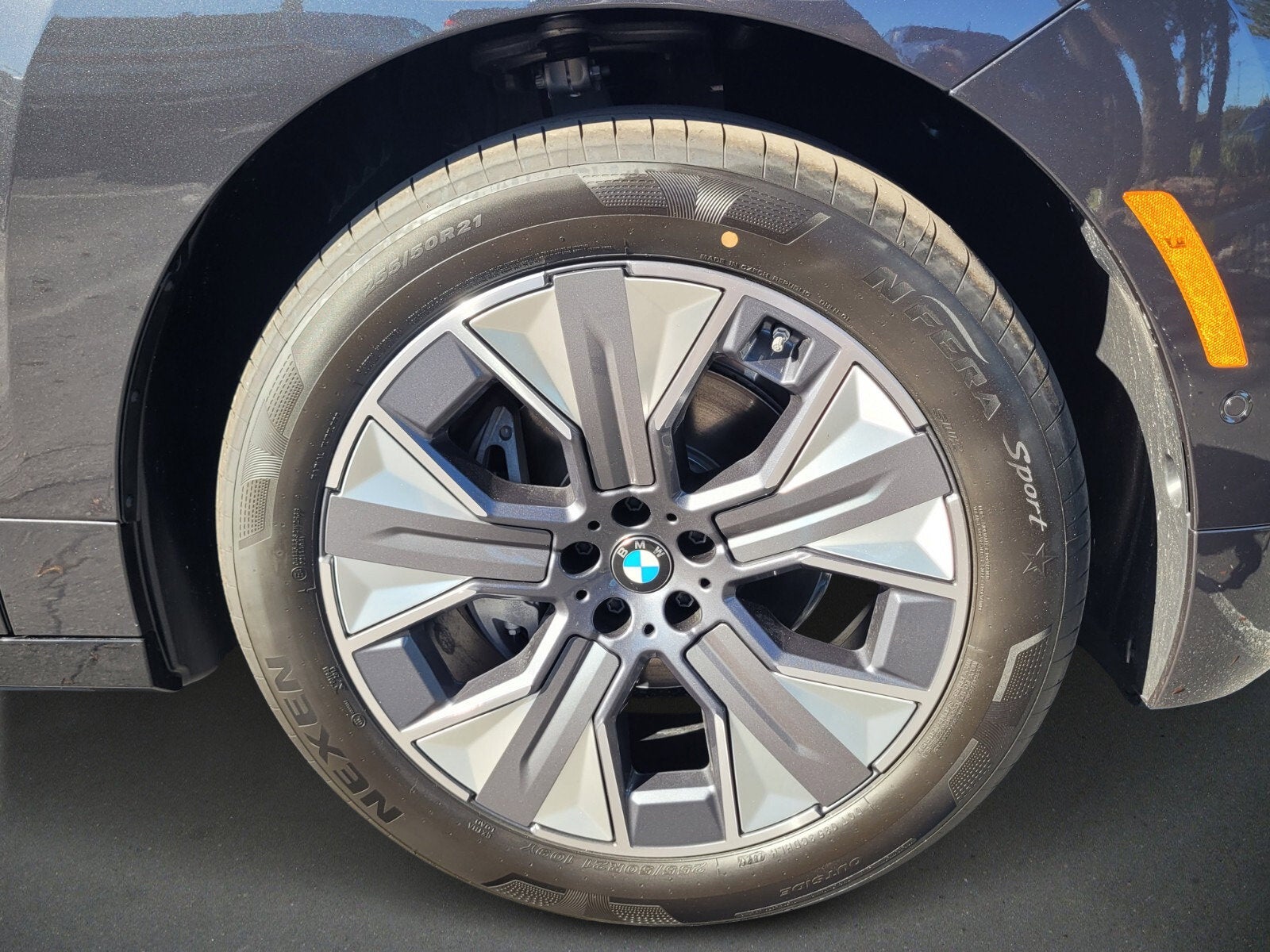 2026 BMW iX xDrive60