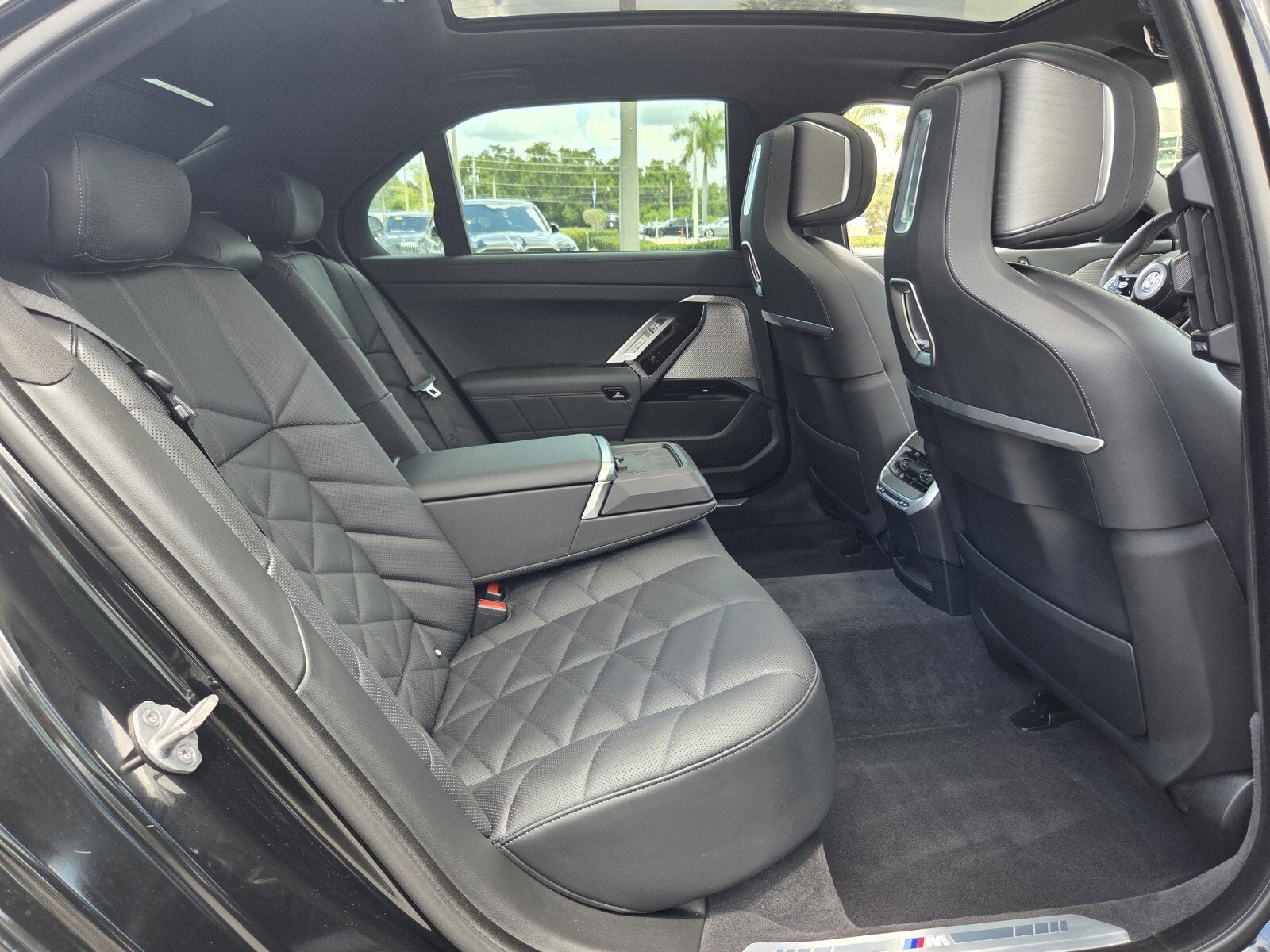 2023 BMW 7 Series 740i