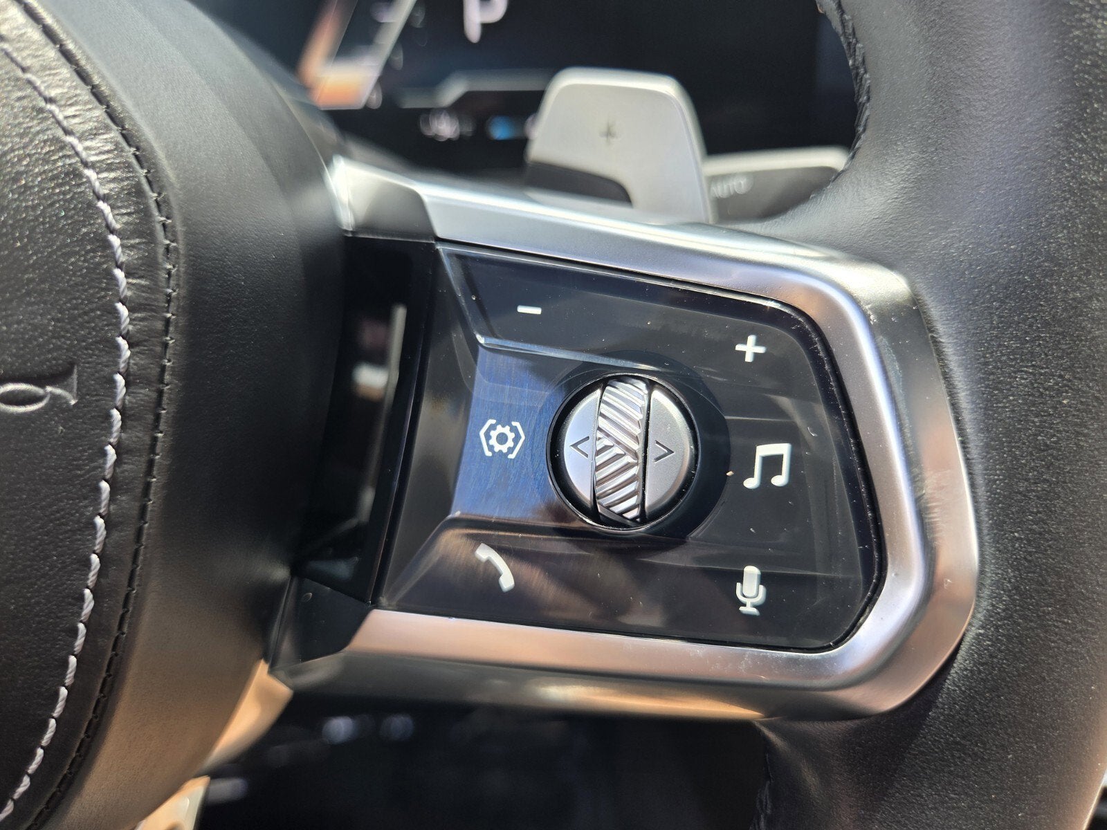 2023 BMW 7 Series 740i