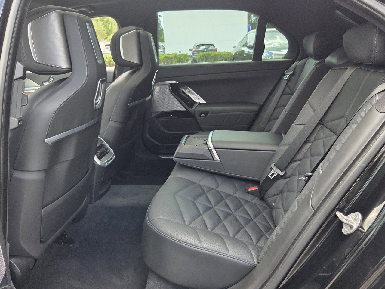 2023 BMW 7 Series 740i