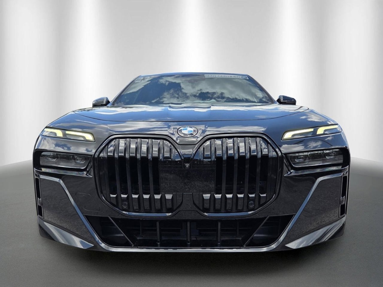 2023 BMW 7 Series 740i