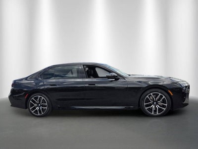 2023 BMW 7 Series 740i