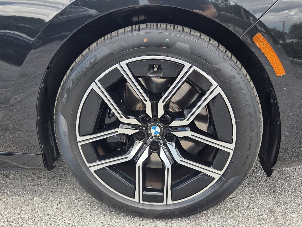 2023 BMW 7 Series 740i